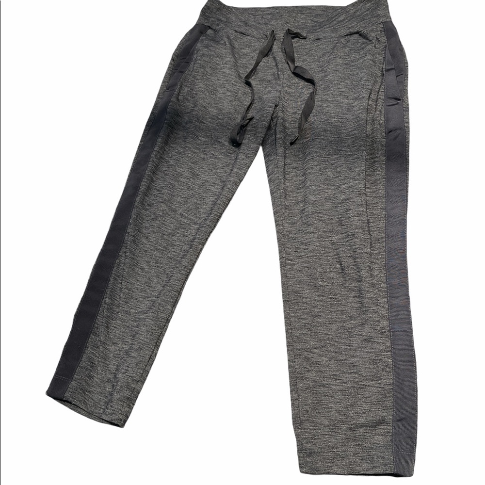 Athleta Crop Pants with Tuxedo Stripes. Size MP